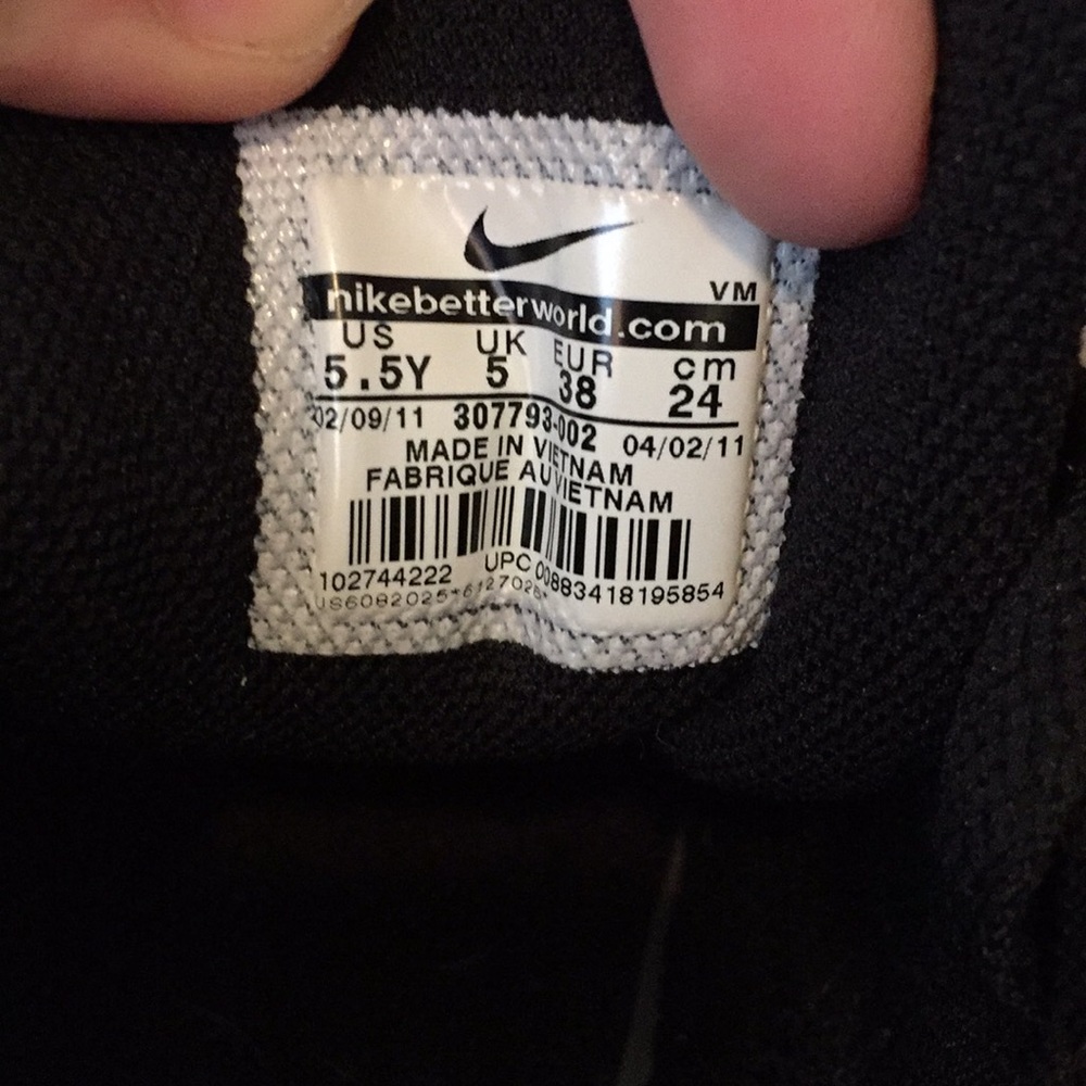 Nike - Picture 3 of 7